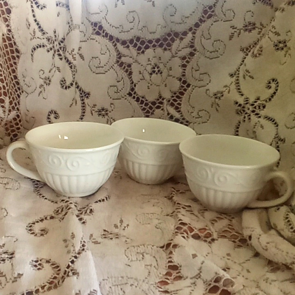 3 very nice coffee cups